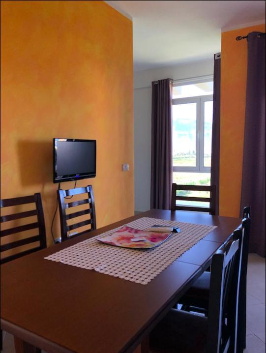Rainbow Holiday Apartments Vlorë エクステリア 写真