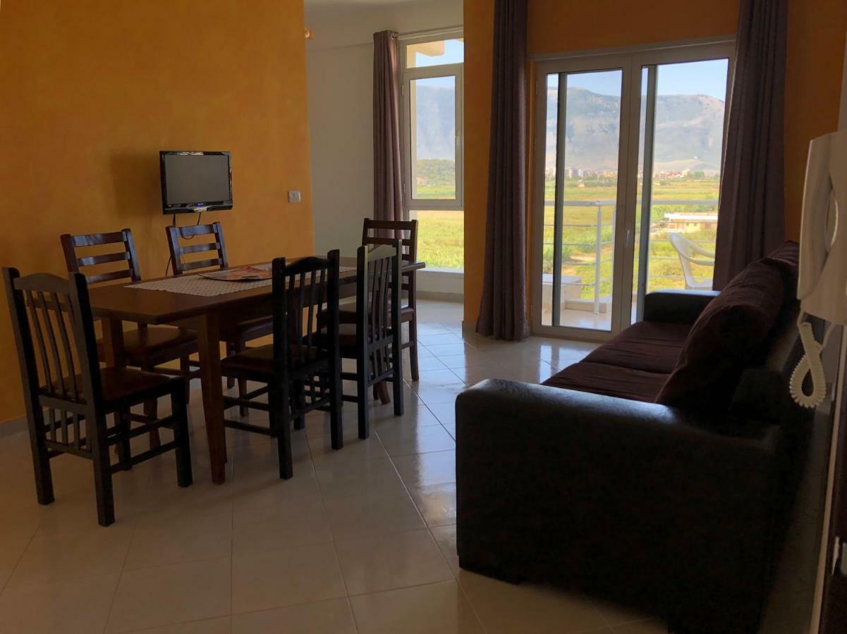 Rainbow Holiday Apartments Vlorë エクステリア 写真
